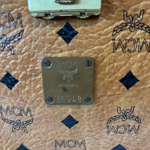 MCM VINTAGE DOCUMENT/LAPTOP BAG - Picture 6 of 16